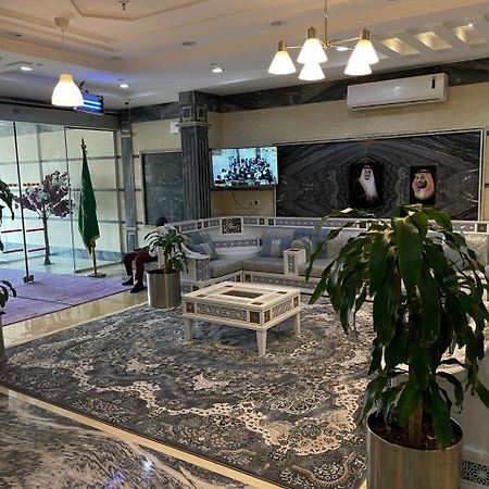 Al Manzil Almutmeez Aparthotel Jidda Exteriör bild
