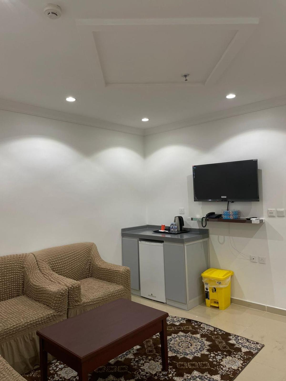 Al Manzil Almutmeez Aparthotel Jidda Exteriör bild