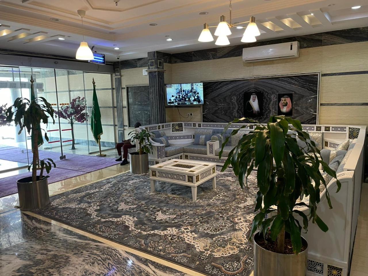 Al Manzil Almutmeez Aparthotel Jidda Exteriör bild